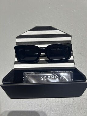 (NEW) Sephora x DIFF Indy Black Chunky Polarized Sunglasses with Hard Case